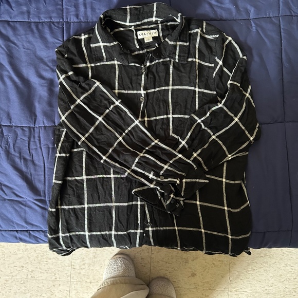 Ava Viv Black Plaid Top - Picture 4 of 5